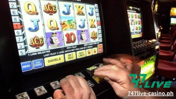 Ang mga slot machine ay sa ngayon ang pinakasikat na laro ng casino sa mundo. Ang mga slot ay isang laro para sa lahat